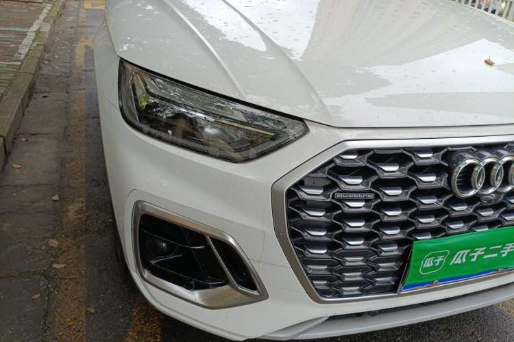 Used Audi Q5L Sportback 2022 40 TFSI Luxury Model Right Front Headlight