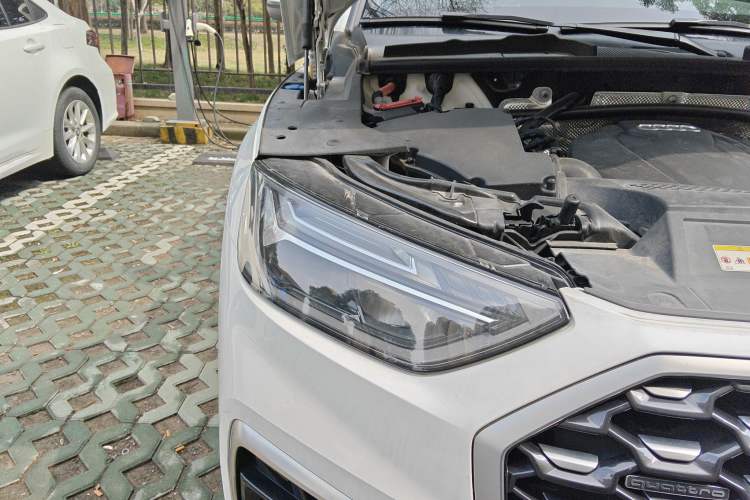 Used Audi Q5L Sportback 2022 40 TFSI Luxury Model Right Front Headlight
