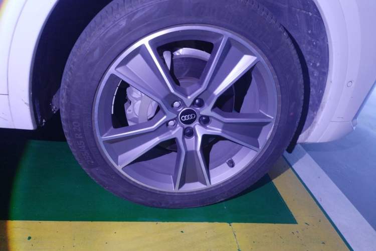 Used Audi Q5L Sportback 2022 40 TFSI Luxury Model Right Front Wheel Hub