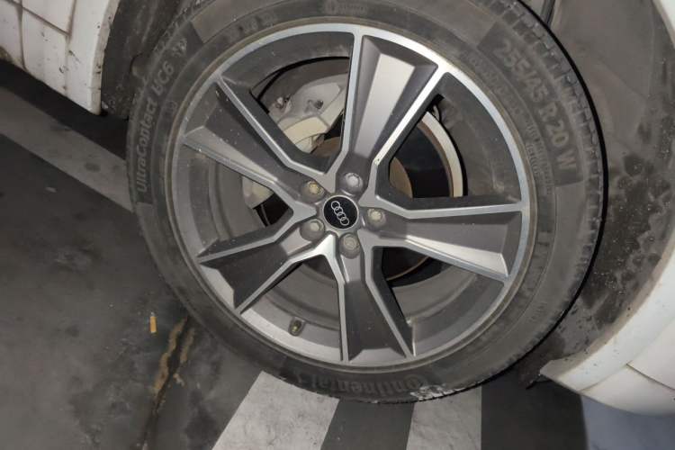 Used Audi Q5L Sportback 2022 Updated 40 TFSI Luxury Edition Right Front Wheel Hub