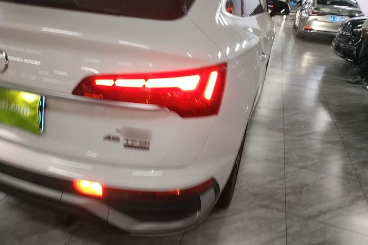Used Audi Q5L Sportback 2022 45 TFSI Luxury Model Right Rear Taillight