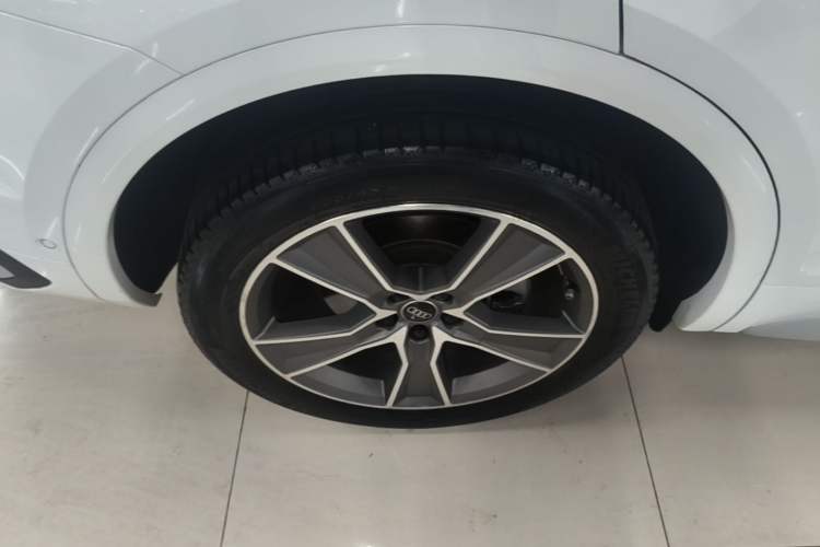 Used Audi Q5L Sportback 2022 40 TFSI Luxury Model Right Rear Wheel Hub