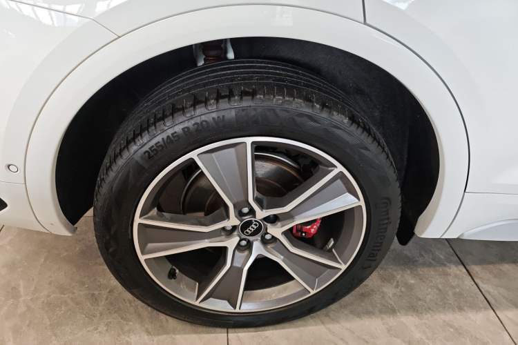 Used Audi Q5L Sportback 2022 40 TFSI Luxury Model Right Rear Wheel Hub