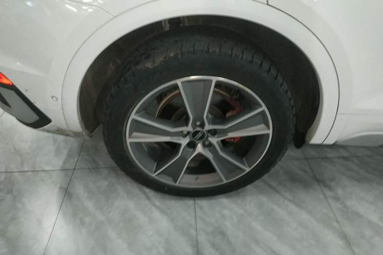 Used Audi Q5L Sportback 2022 45 TFSI Luxury Model Right Rear Wheel Hub