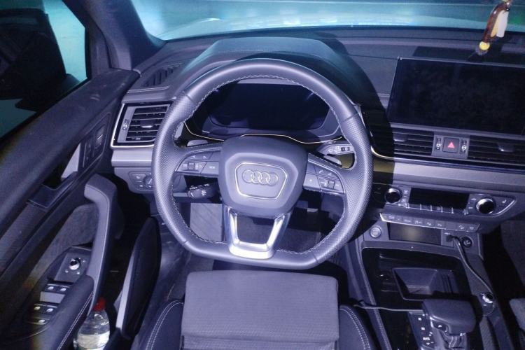 Used Audi Q5L Sportback 2022 40 TFSI Luxury Model Steering Wheel