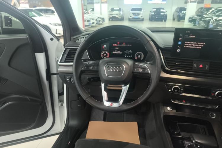 Used Audi Q5L Sportback 2022 40 TFSI Luxury Model Steering Wheel