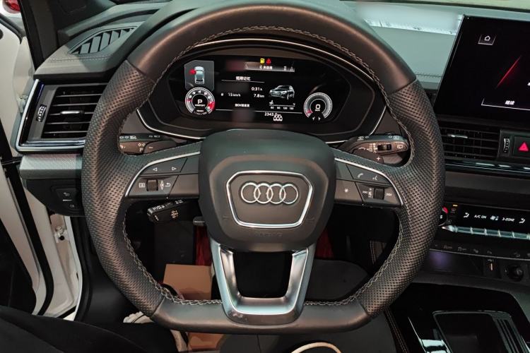 Used Audi Q5L Sportback 2022 45 TFSI Luxury Model Steering Wheel
