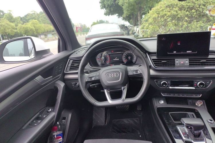 Used Audi Q5L Sportback 2022 40 TFSI Luxury Model Steering Wheel