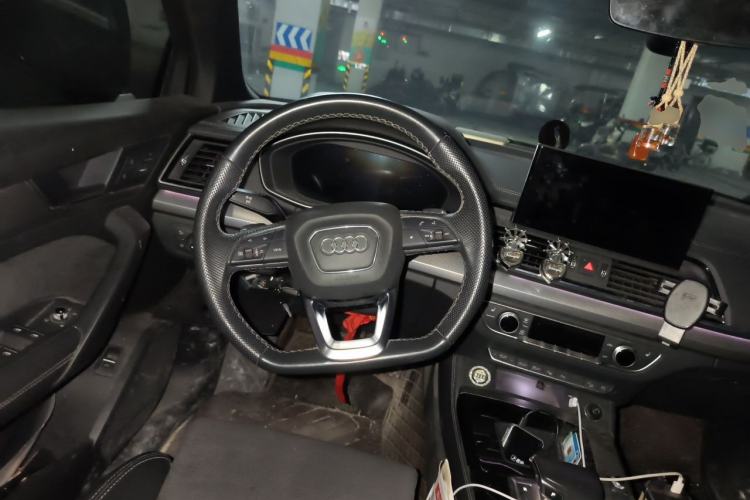 Used Audi Q5L Sportback 2022 Updated 40 TFSI Luxury Edition Steering Wheel