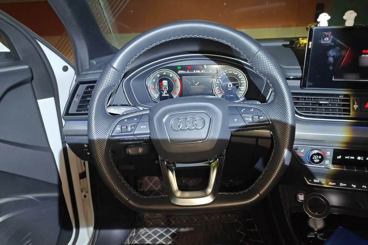 Used Audi Q5L Sportback 2022 40 TFSI Luxury Model Steering Wheel