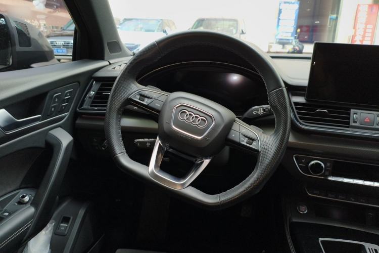 Used Audi Q5L Sportback 2022 45 TFSI Luxury Model Steering Wheel