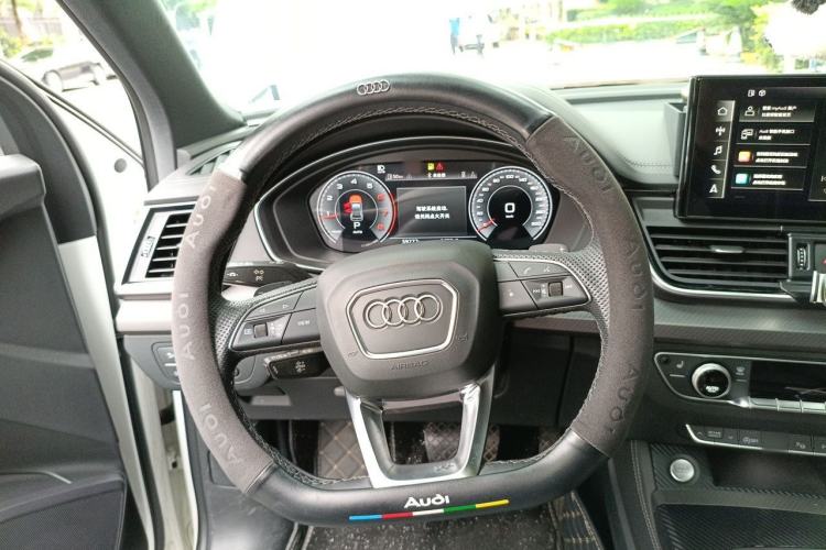 Used Audi Q5L Sportback 2022 40 TFSI Luxury Model Steering Wheel