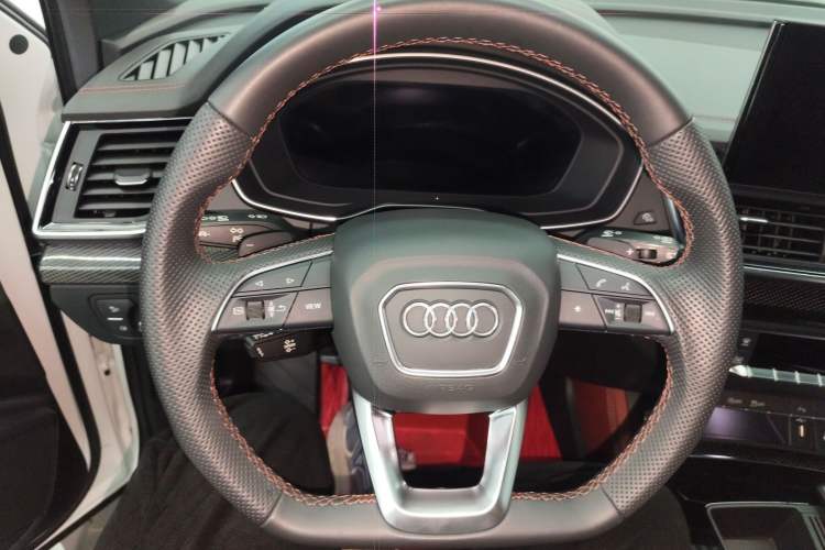 Used Audi Q5L Sportback 2022 40 TFSI Fashion Model Steering Wheel