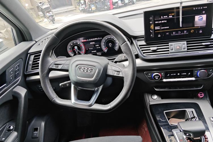 Used Audi Q5L Sportback 2022 40 TFSI Luxury Model Steering Wheel