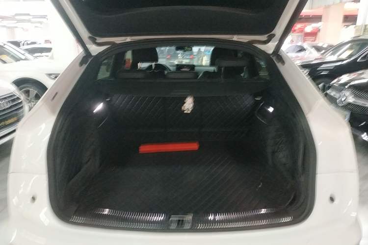 Used Audi Q5L Sportback 2022 45 TFSI Luxury Model Trunk