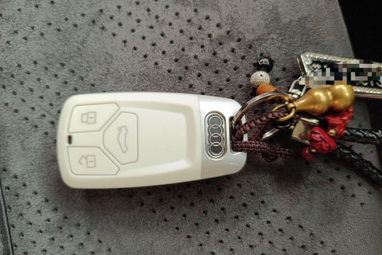 Used Audi Q5L Sportback 2022 40 TFSI Luxury Model Vehicle Key