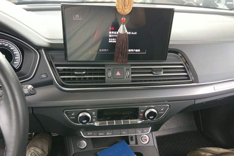 Used Audi Q5L Sportback 2023 40 TFSI Fashion Model Audio And AC Panel