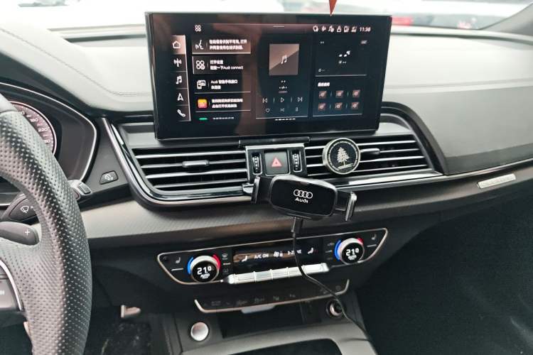Used Audi Q5L Sportback 2023 40 TFSI Luxury Model Audio And AC Panel