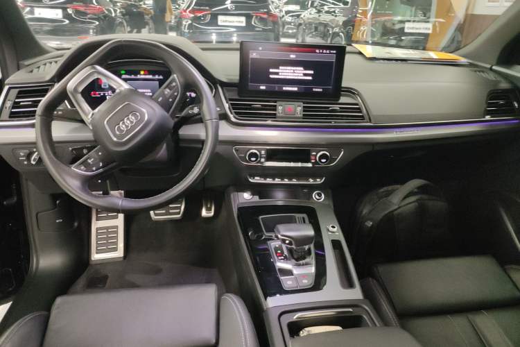 Used Audi Q5L Sportback 2023 40 TFSI Fashion Model Center Console