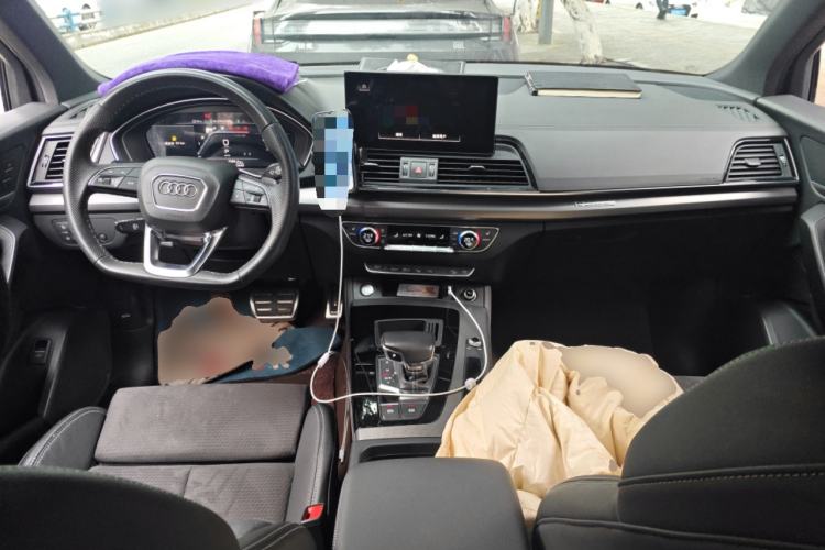 Used Audi Q5L Sportback 2023 40 TFSI Luxury Model Center Console