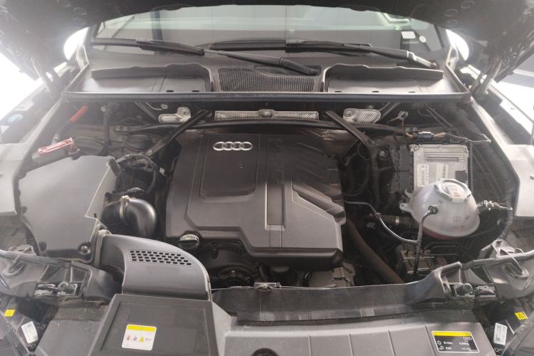 Used Audi Q5L Sportback 2023 40 TFSI Luxury Model Engine Bay