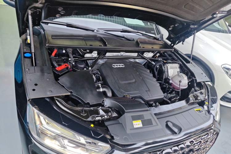 Used Audi Q5L Sportback 2023 40 TFSI Luxury Model Engine Bay