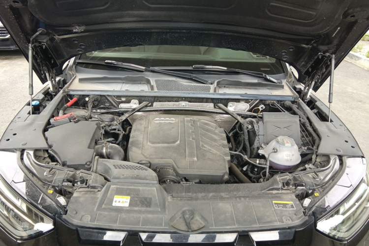 Used Audi Q5L Sportback 2023 40 TFSI Fashion Model Engine Bay