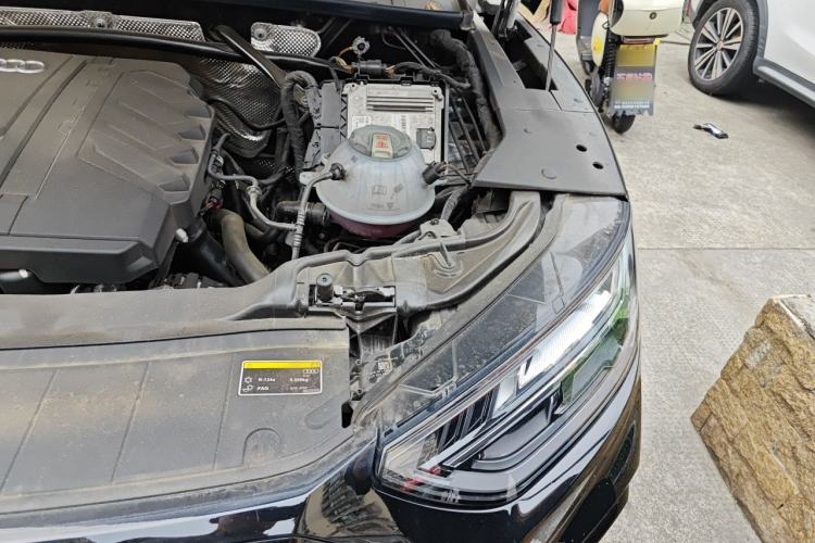 Used Audi Q5L Sportback 2023 40 TFSI Luxury Model Engine Bay Left