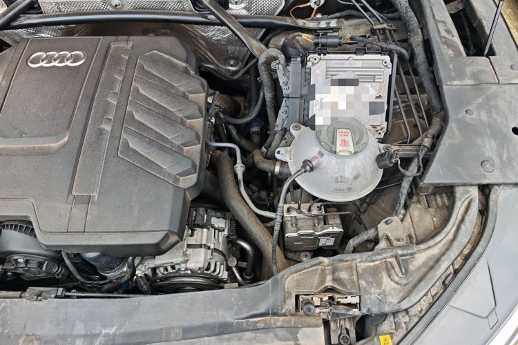 Used Audi Q5L Sportback 2023 40 TFSI Luxury Model Engine Bay Left