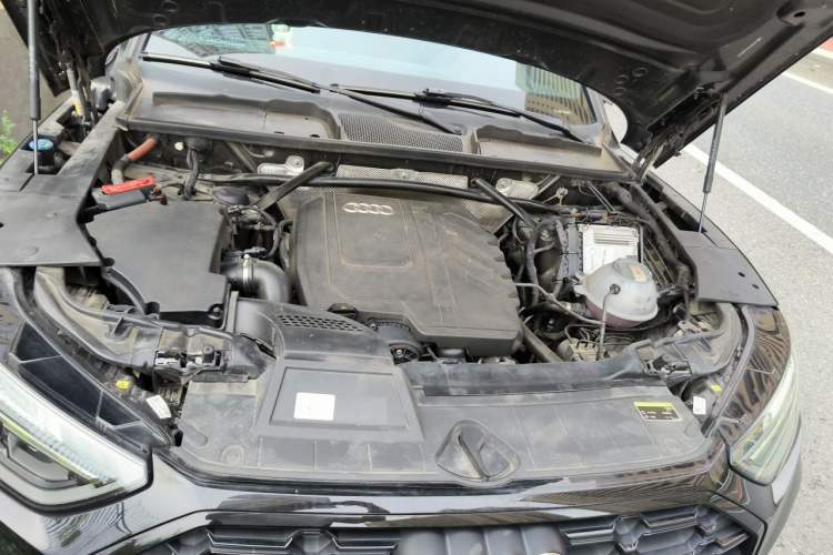 Used Audi Q5L Sportback 2023 40 TFSI Luxury Model Engine Bay
