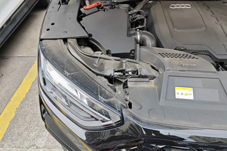 Used Audi Q5L Sportback 2023 40 TFSI Luxury Model Engine Bay Right