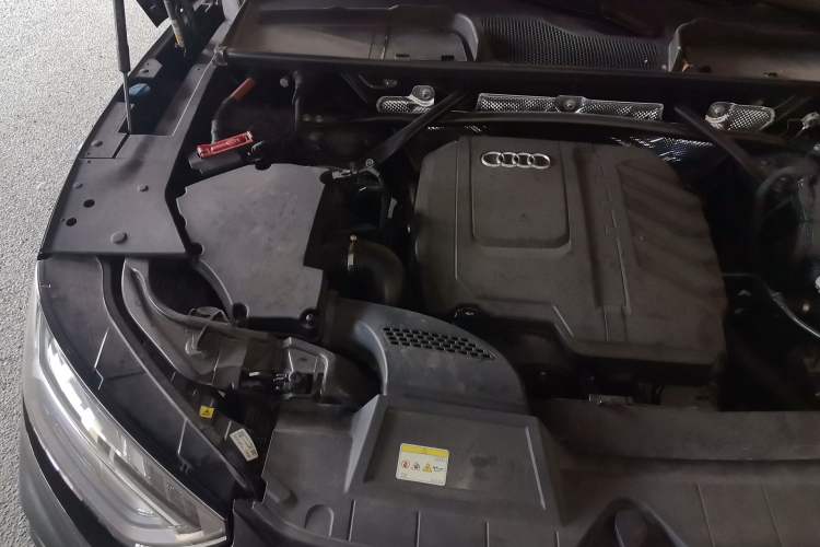Used Audi Q5L Sportback 2023 40 TFSI Fashion Model Engine Bay Right