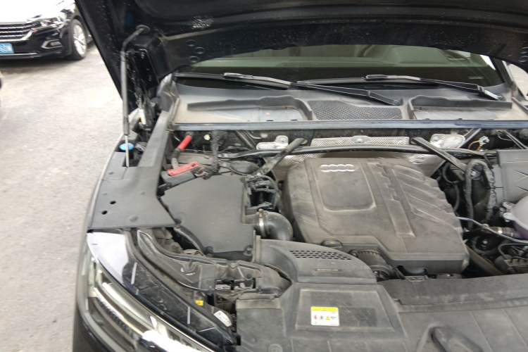 Used Audi Q5L Sportback 2023 40 TFSI Fashion Model Engine Bay Right