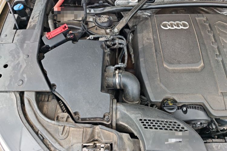 Used Audi Q5L Sportback 2023 40 TFSI Luxury Model Engine Bay Right