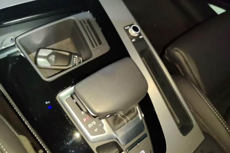 Used Audi Q5L Sportback 2023 40 TFSI Fashion Model Gear Lever