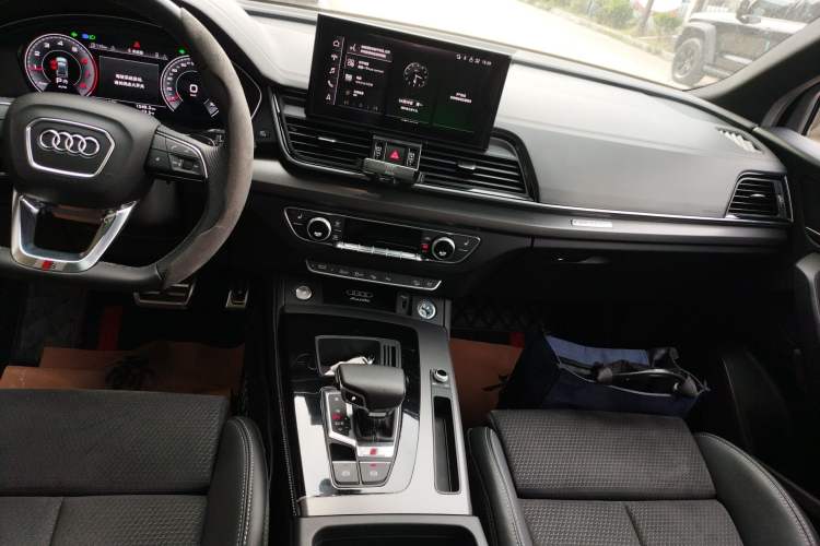 Used Audi Q5L Sportback 2023 40 TFSI Luxury Model Gear Lever