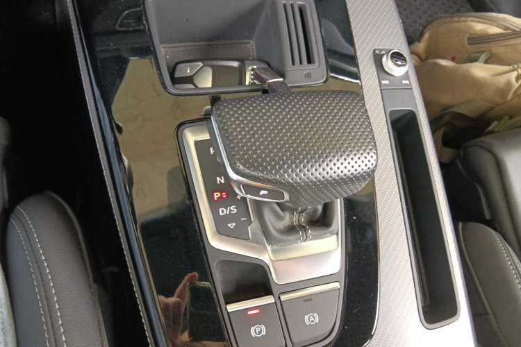 Used Audi Q5L Sportback 2023 40 TFSI Fashion Model Gear Lever