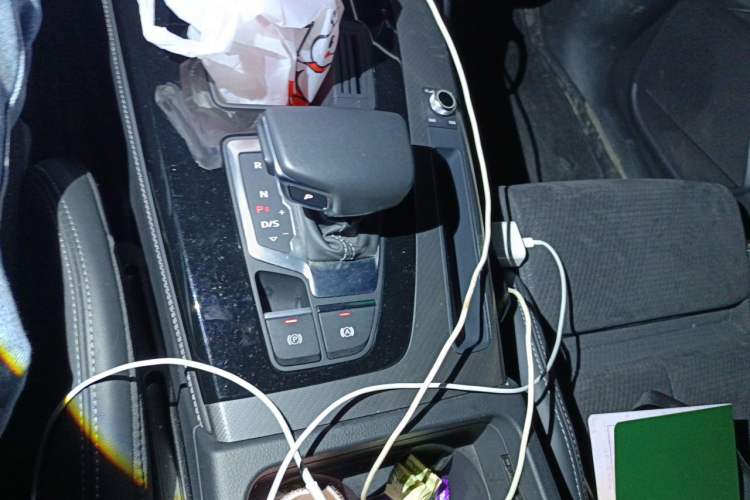 Used Audi Q5L Sportback 2023 40 TFSI Luxury Model Gear Lever