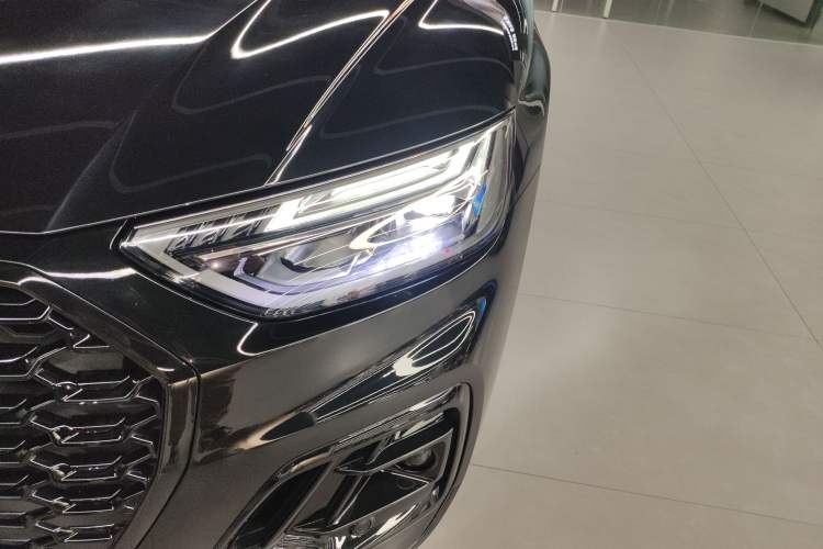 Used Audi Q5L Sportback 2023 40 TFSI Fashion Model Left Front Headlight