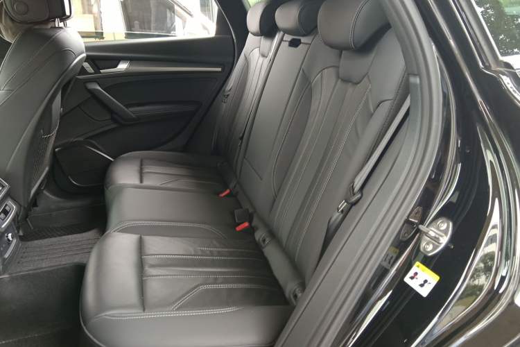 Used Audi Q5L Sportback 2023 40 TFSI Fashion Model Left Rear Seat