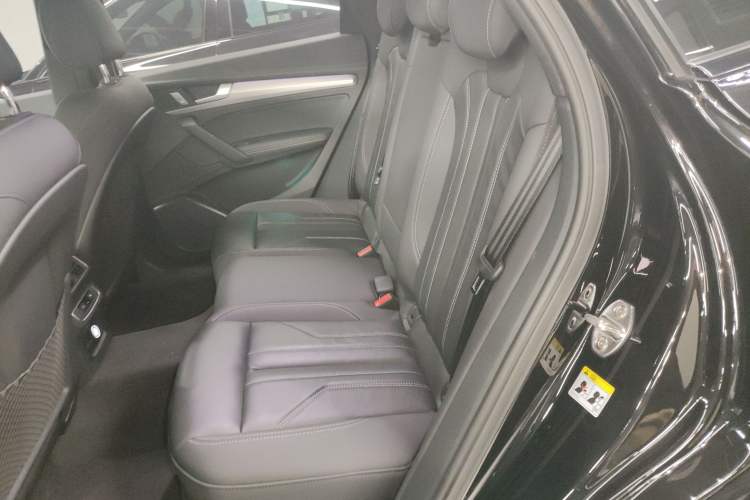 Used Audi Q5L Sportback 2023 40 TFSI Fashion Model Left Rear Seat