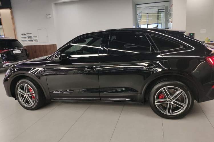 Used Audi Q5L Sportback 2023 40 TFSI Fashion Model Left Side