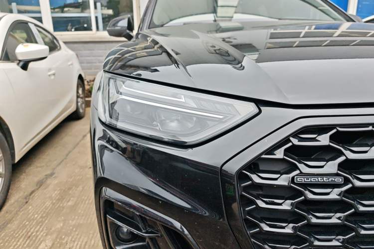 Used Audi Q5L Sportback 2023 40 TFSI Luxury Model Right Front Headlight