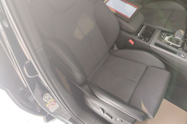 Used Audi Q5L Sportback 2023 40 TFSI Luxury Model Right Front Seat