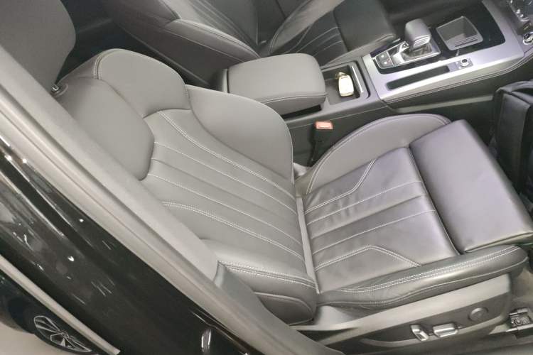 Used Audi Q5L Sportback 2023 40 TFSI Fashion Model Right Front Seat