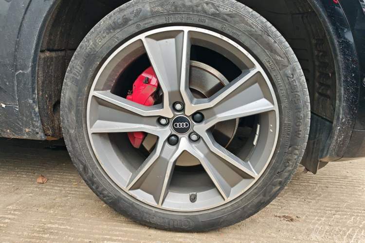 Used Audi Q5L Sportback 2023 40 TFSI Luxury Model Right Front Wheel Hub