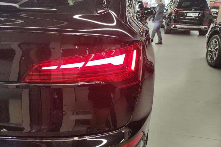 Used Audi Q5L Sportback 2023 40 TFSI Fashion Model Right Rear Taillight