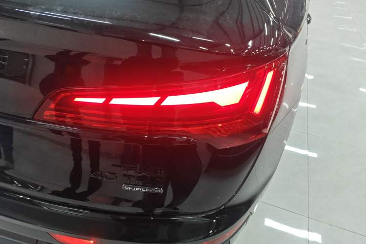 Used Audi Q5L Sportback 2023 40 TFSI Luxury Model Right Rear Taillight
