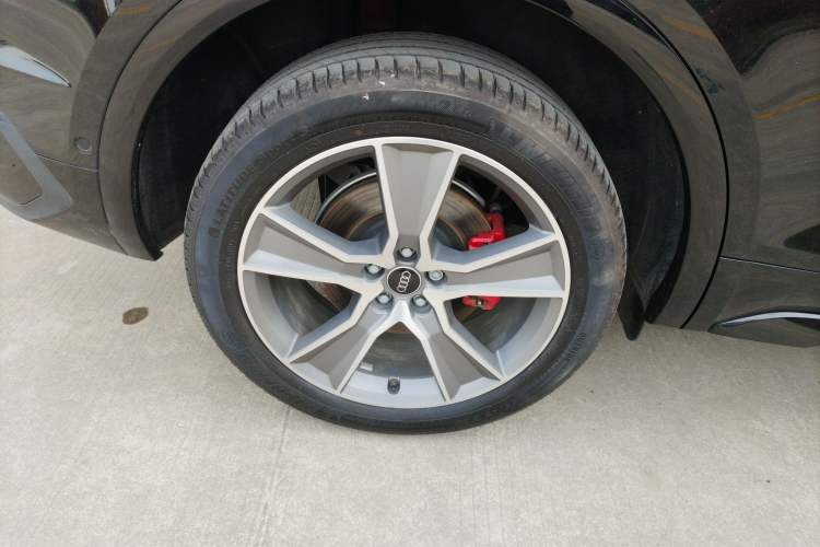 Used Audi Q5L Sportback 2023 40 TFSI Luxury Model Right Rear Wheel Hub