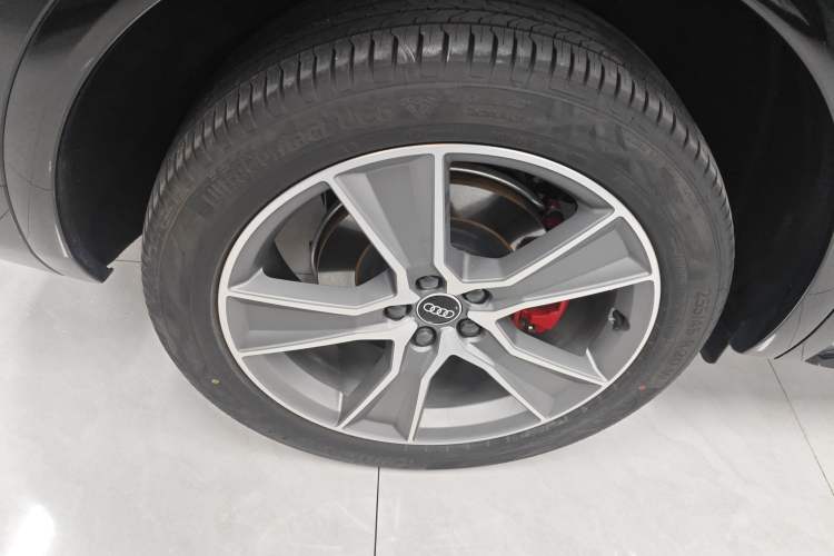 Used Audi Q5L Sportback 2023 40 TFSI Luxury Model Right Rear Wheel Hub